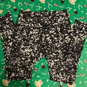 Fabletics Black and White Speckled Leggings